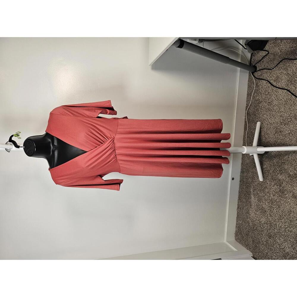 Mother Bee NWT Coral Midi Dress with V-Neck and Half Sleeves